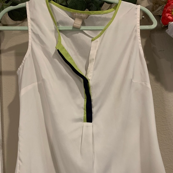 BR White Top | Lime Green and Navy Accent | Split Neck | Size S - Picture 5 of 5